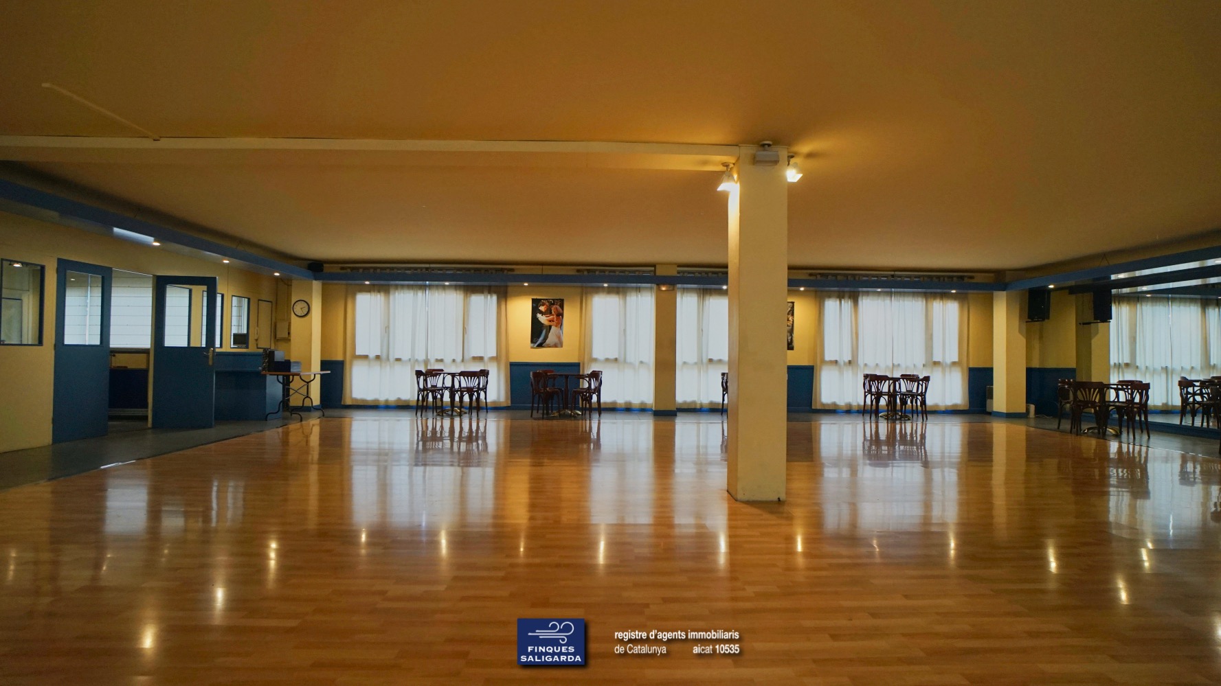 1920325A - Locals en venda, Granollers