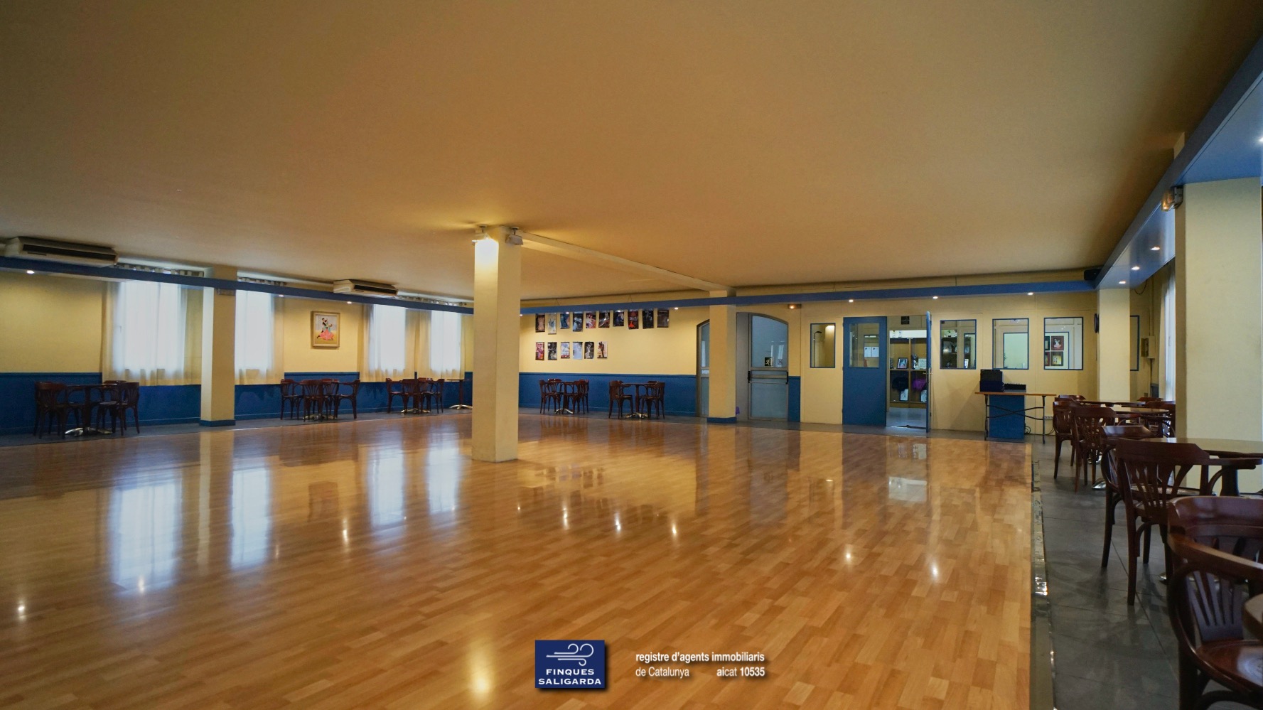 1920325A - Locals en venda, Granollers