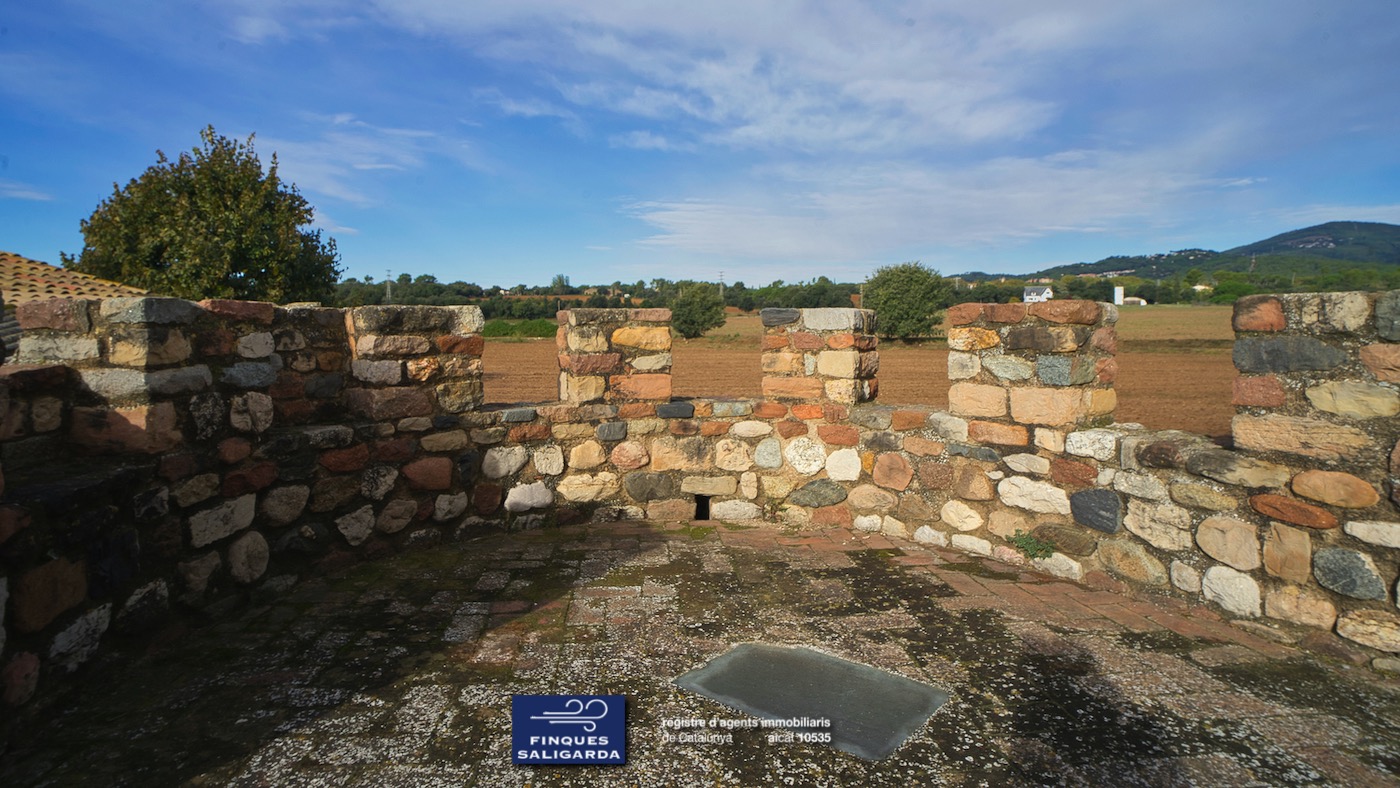 Castell Medieval i Club de Golf Rosanes en venda, La Garriga